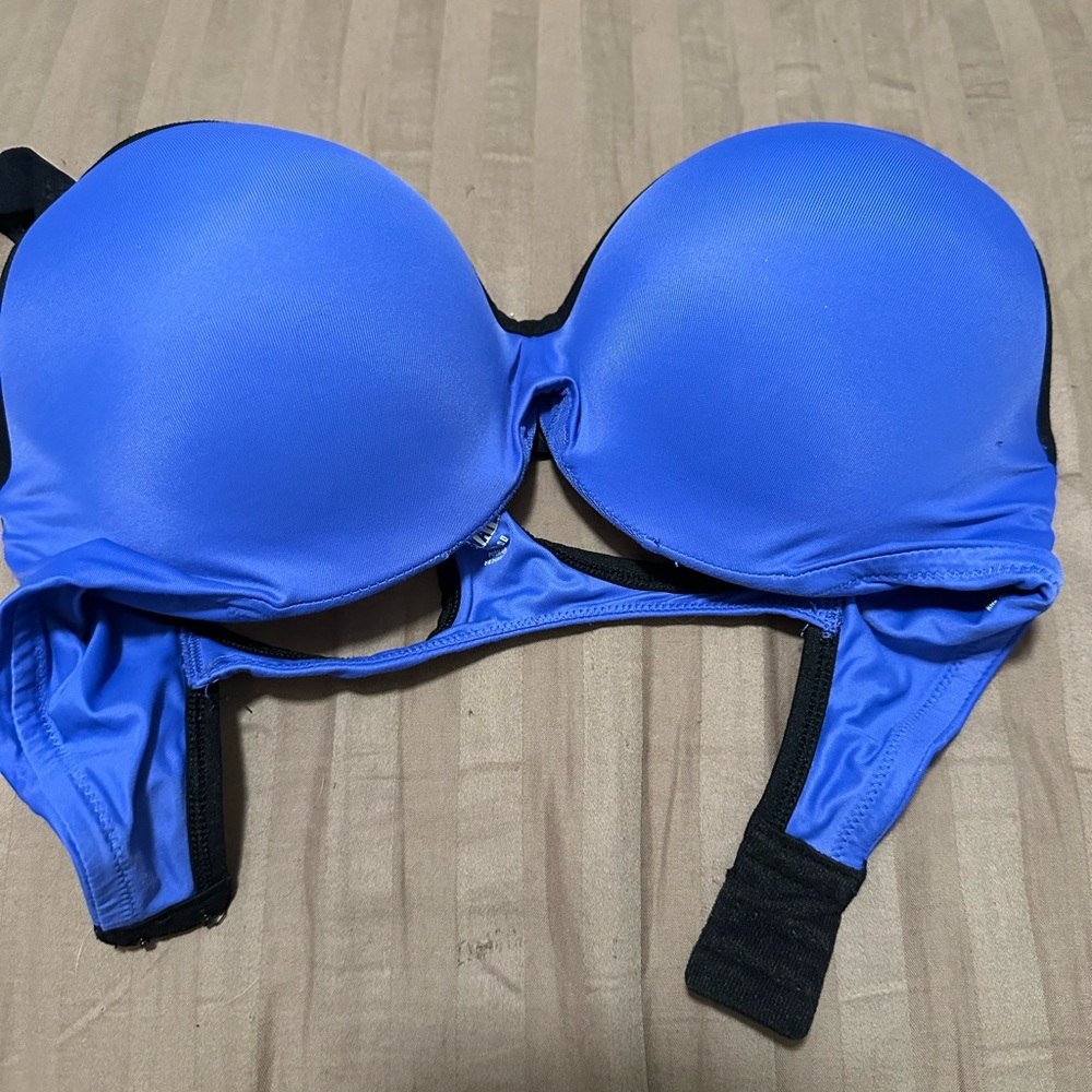 Sold on Ⓜ️ Victoria's Secret PINK push-up sports bra M-DD